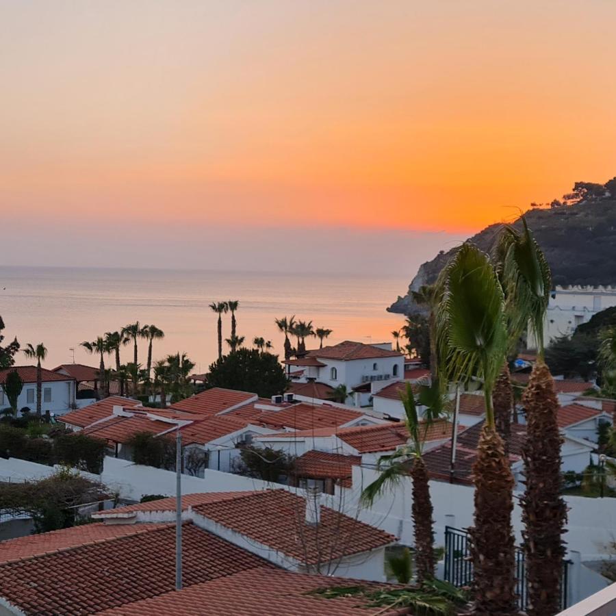 Ninfa Sul Mare Apartments 50 M E T R I Dal Mare Best Breakfast And Free Parking Capo Vaticano Bagian luar foto