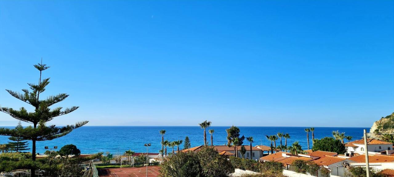 Ninfa Sul Mare Apartments 50 M E T R I Dal Mare Best Breakfast And Free Parking Capo Vaticano Bagian luar foto