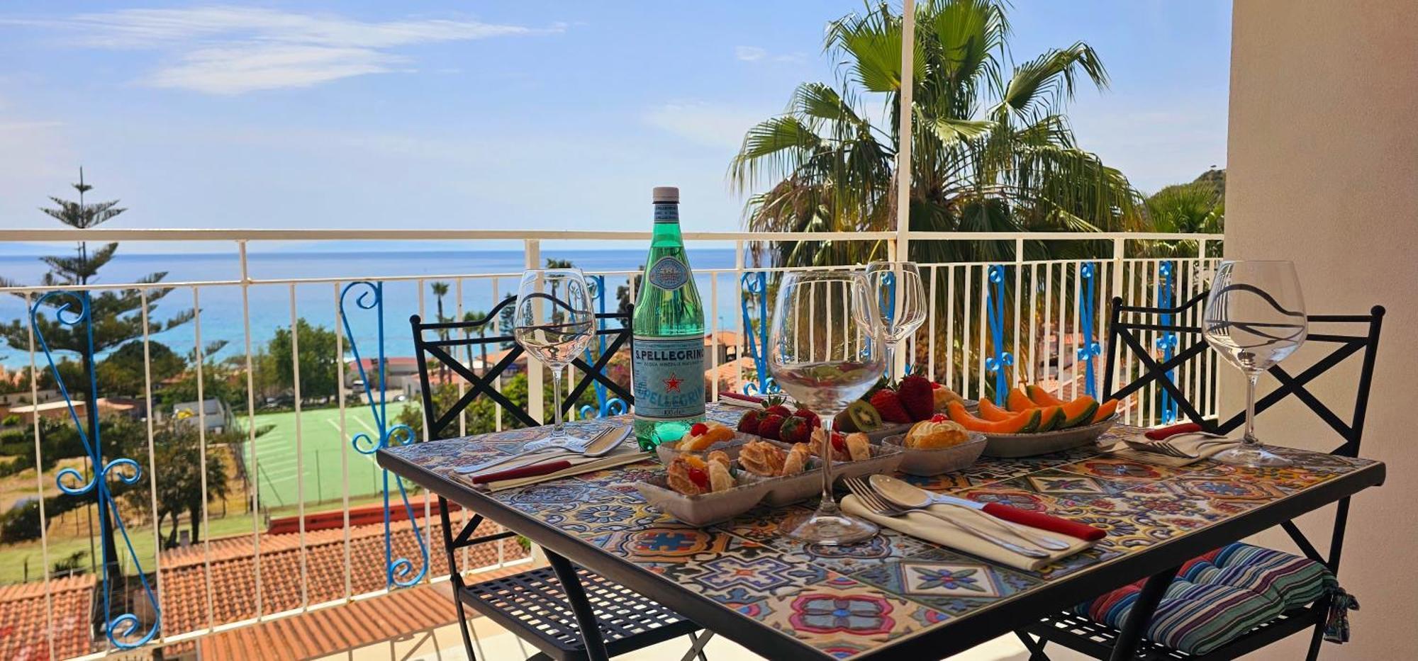 Ninfa Sul Mare Apartments 50 M E T R I Dal Mare Best Breakfast And Free Parking Capo Vaticano Bagian luar foto
