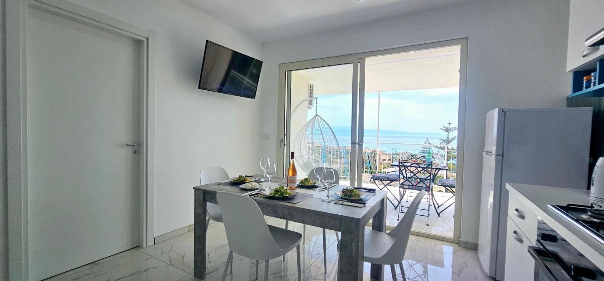 Ninfa Sul Mare Apartments 50 M E T R I Dal Mare Best Breakfast And Free Parking Capo Vaticano Bagian luar foto